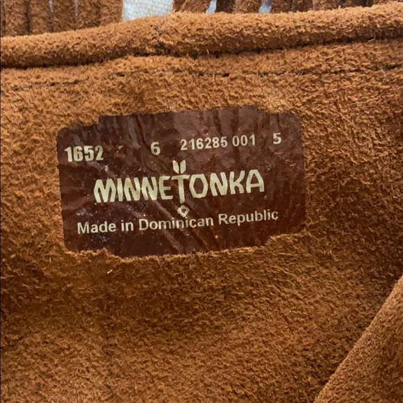 Minnetonka fringe moccasins - Picture 4 of 5